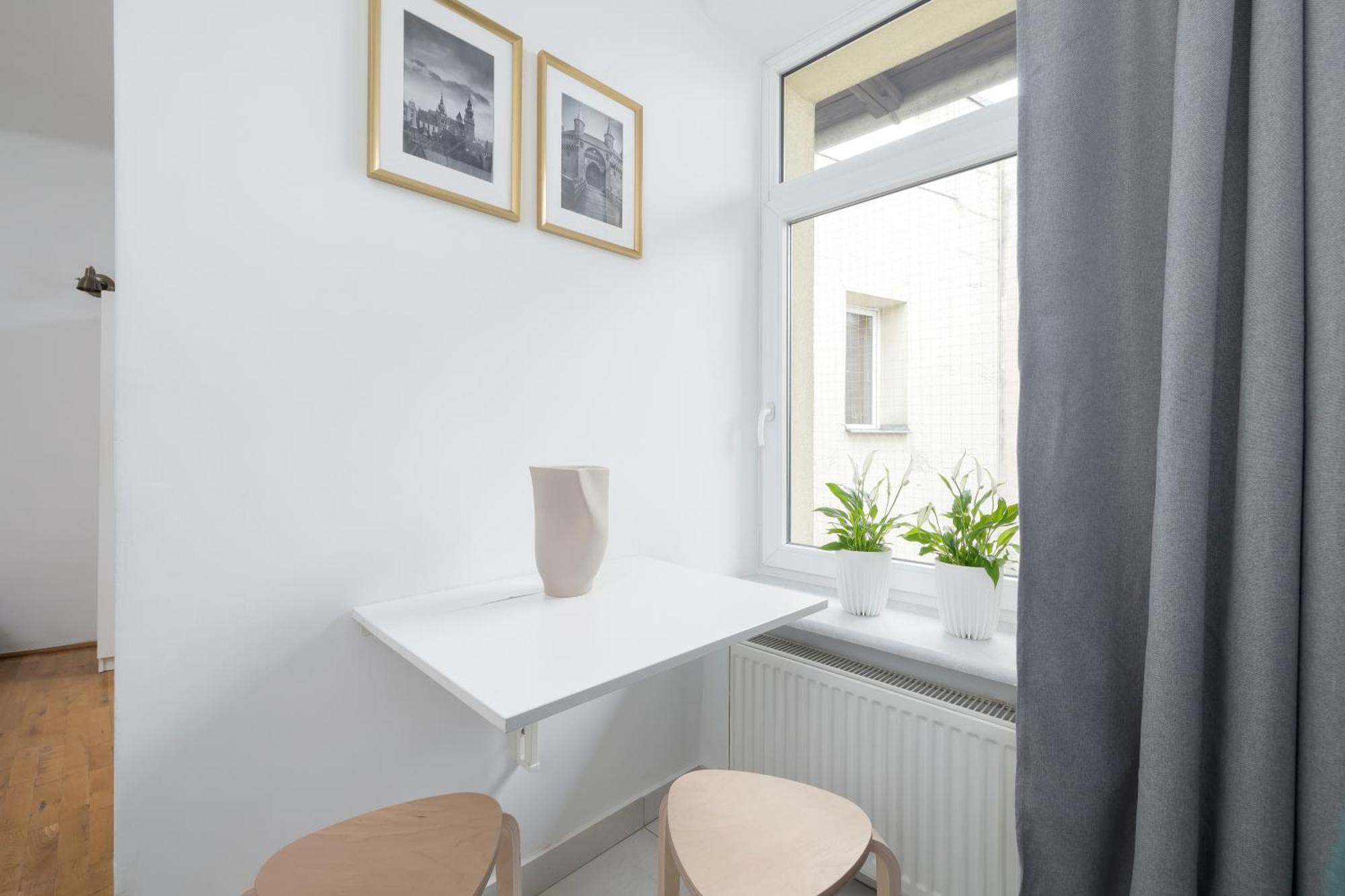 קרקוב Studio Apartment With Ac - Dluga 65 מראה חיצוני תמונה