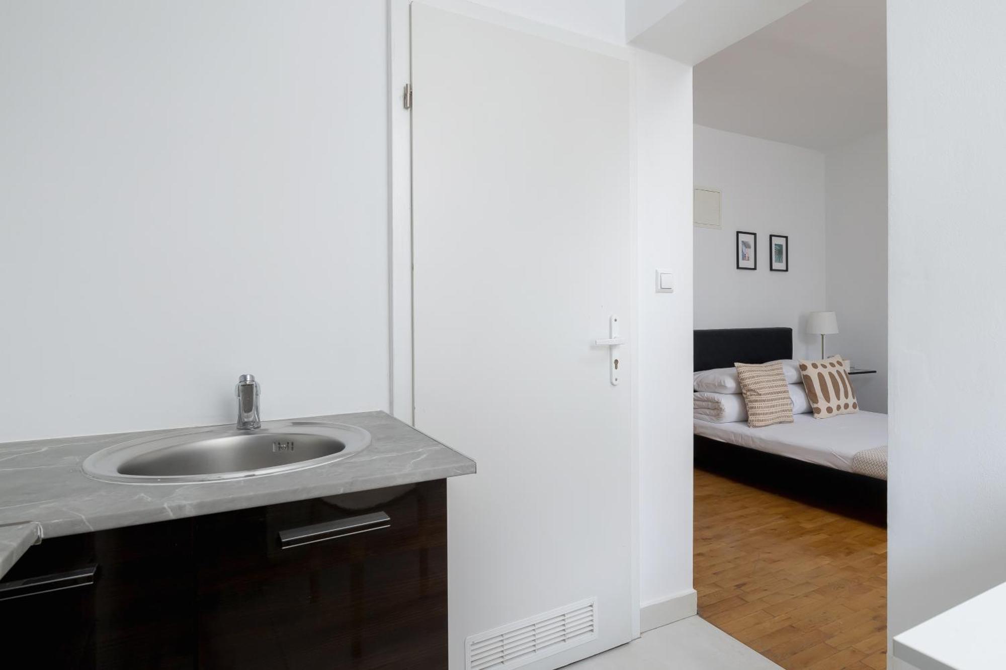 קרקוב Studio Apartment With Ac - Dluga 65 מראה חיצוני תמונה