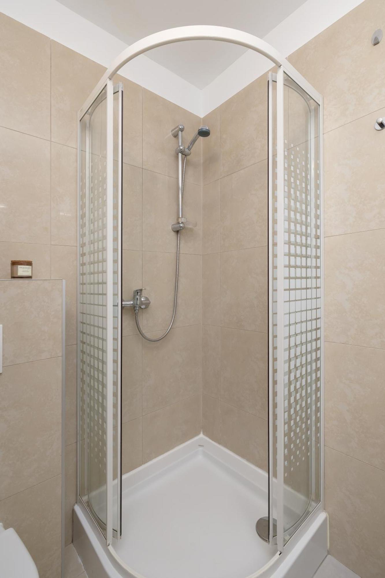 קרקוב Studio Apartment With Ac - Dluga 65 מראה חיצוני תמונה