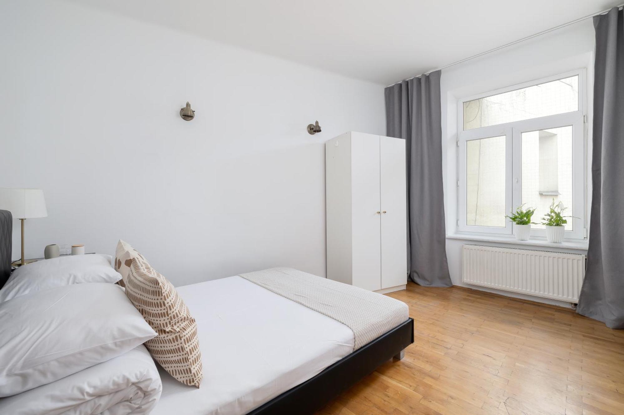 קרקוב Studio Apartment With Ac - Dluga 65 מראה חיצוני תמונה